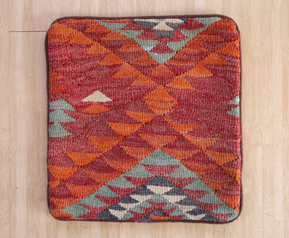 ファスナーは裏面。45cm角のヌードクッション対応