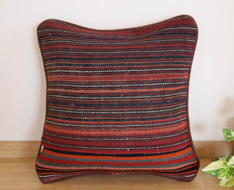 オールドキリムクッションカバー yk21556（43×42cm）表面・手織り、風合いのある一枚
