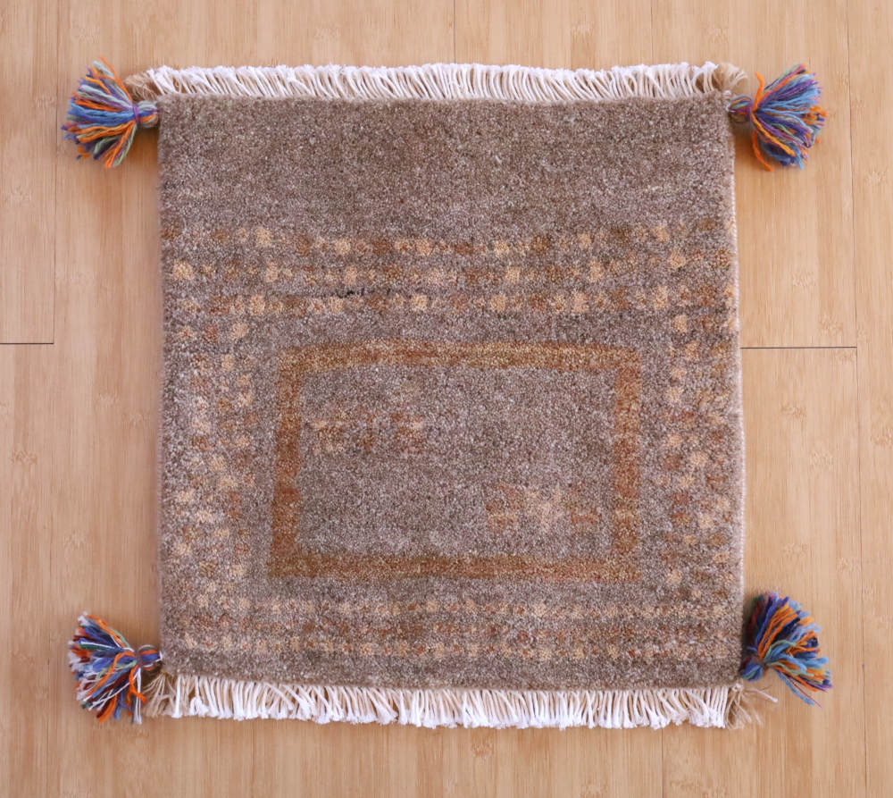 ギャッベ座布団の全体像