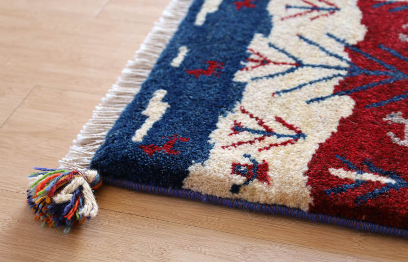 ギャッベ座布団cz21666の厚みや縁かがりの状態