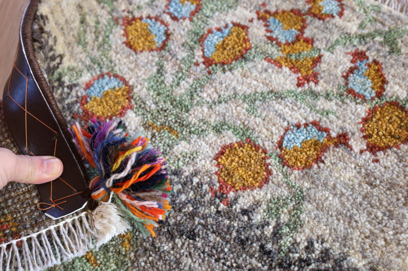 ギャッベ座布団cz21668の毛足と裏面の様子