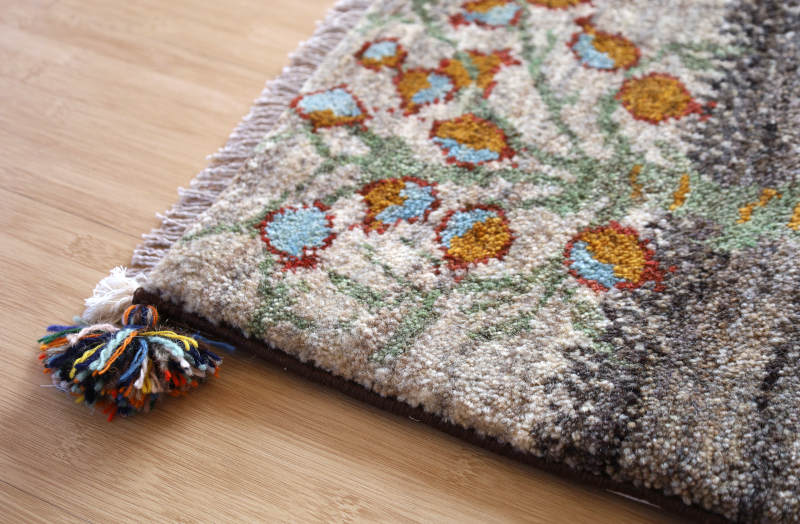 ギャッベ座布団cz21668の厚みや縁かがりの状態