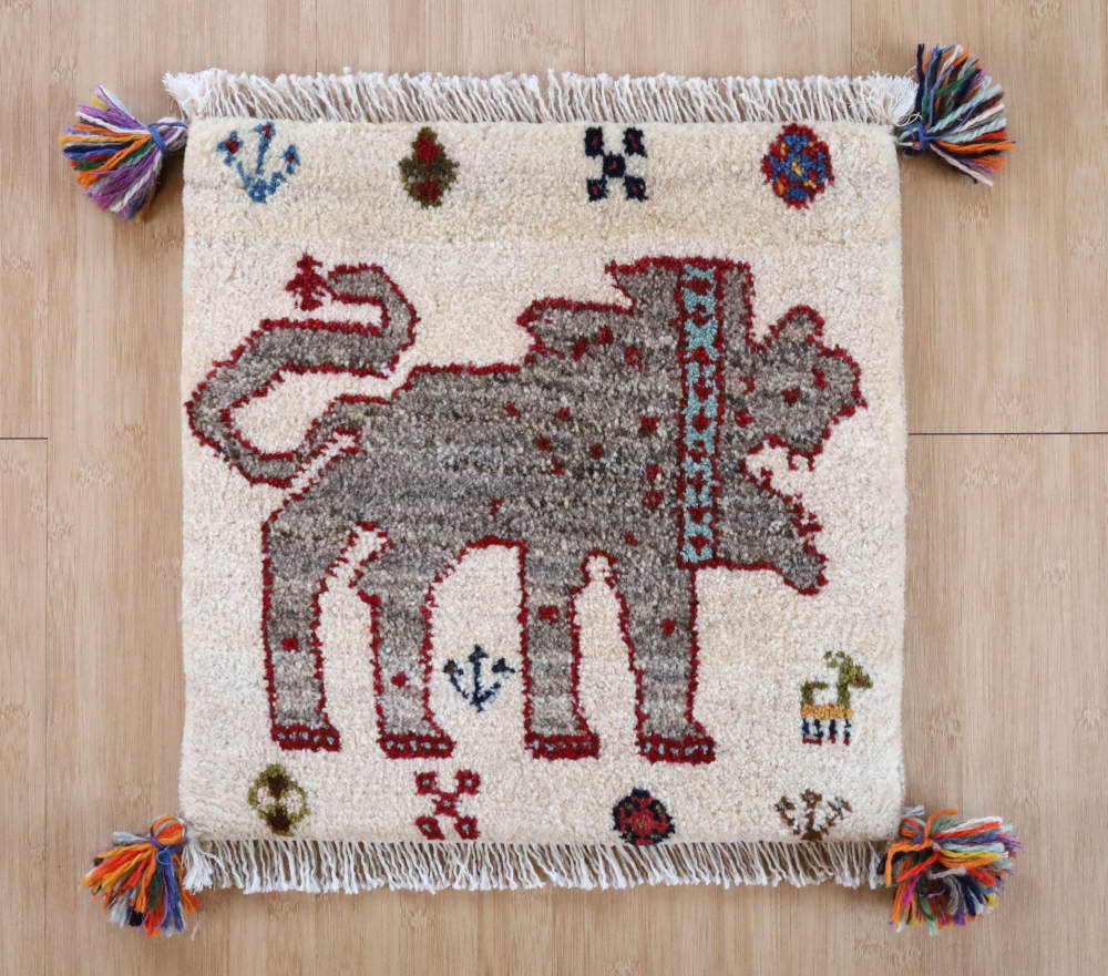 ギャッベ座布団の全体像