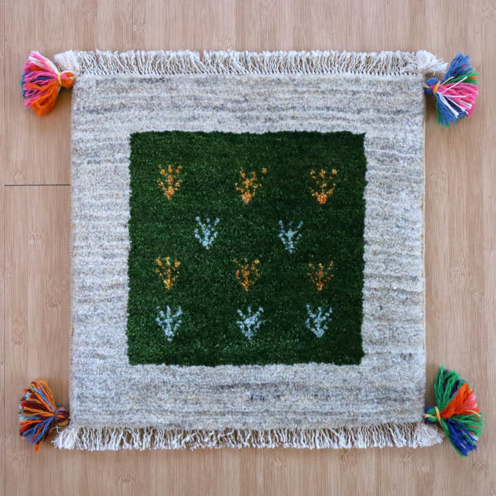 ギャッベ座布団　約40×40cm　イラン産・手織り