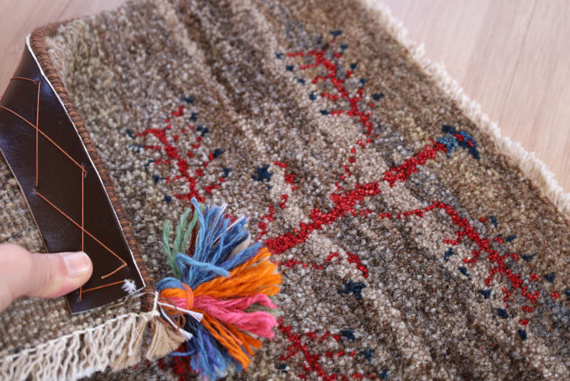 ギャッベ座布団cz21682の毛足と裏面の様子