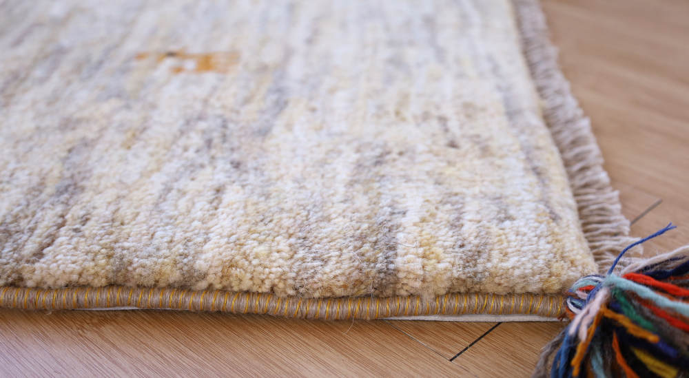 ギャッベ座布団cz21685の厚みや縁かがりの状態