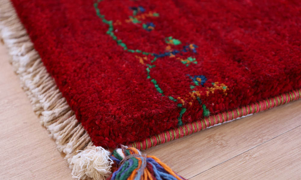 ギャッベ座布団cz21692の厚みや縁かがりの状態