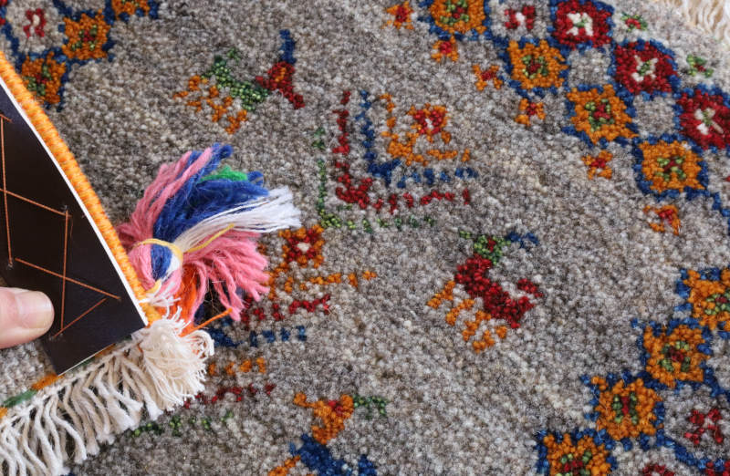 ギャッベ座布団cz21707の毛足と裏面の様子