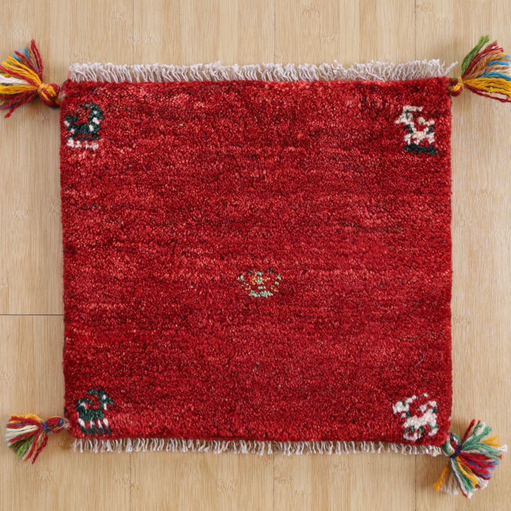 ギャッベ座布団　約40×40cm　赤　イラン産・手織り